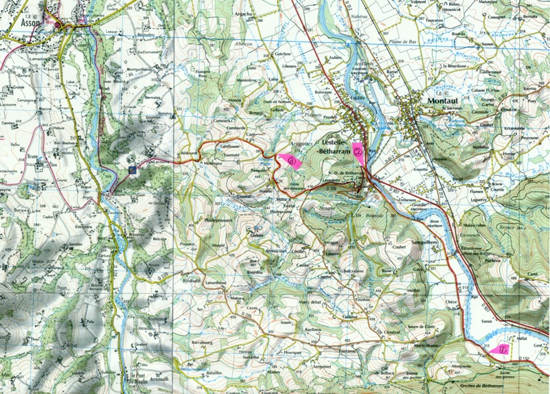 Lestelle-Betharram 付近の地形図