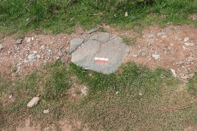 石に書かれた GR のマーク