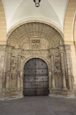 サンタ・マリア教会の入口