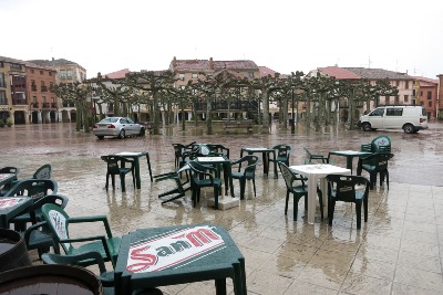 雨のマヨール広場
