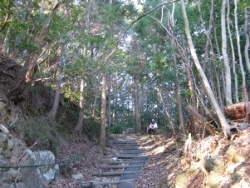 鶴林寺に向かう山道