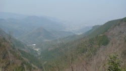 鍋割り坂付近から見た松山方面